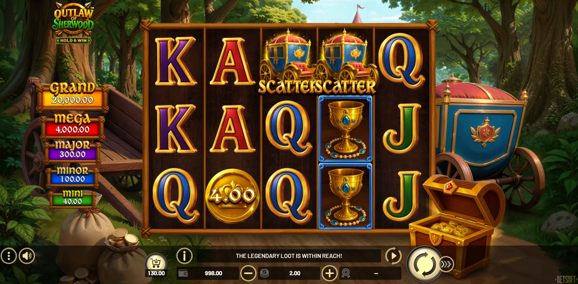 Outlaw of Sherwood slot gameplay screenshot